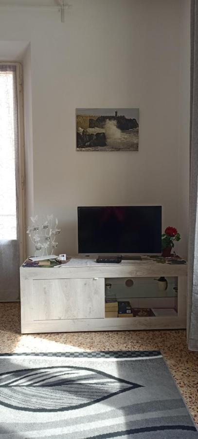 Casa Ilanfra - Appartamenti Gabbiano, Farfalla E Stella Marina Piombino Buitenkant foto